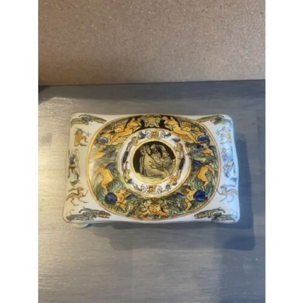 Vintage United Wilson beautiful piece